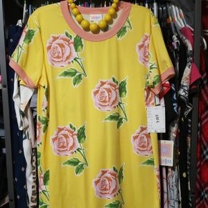Lularoe Liv T... NWT! 💐